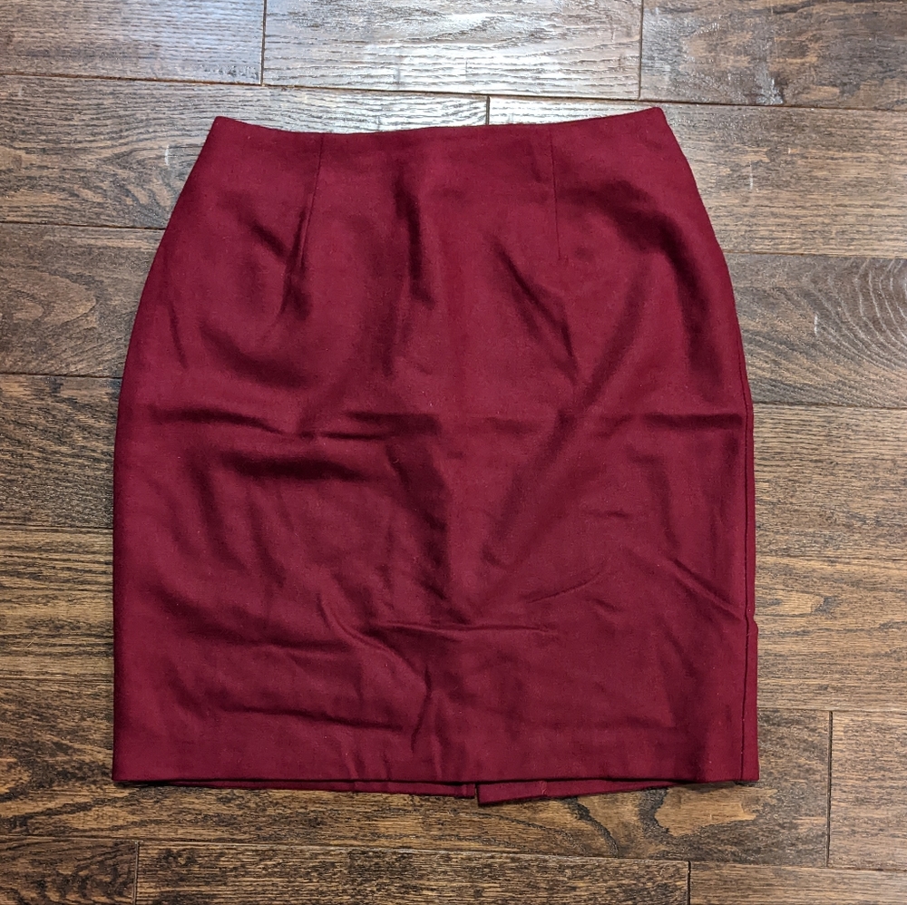 Requirements 100% Wool Fully Lined Skirt in Maroon